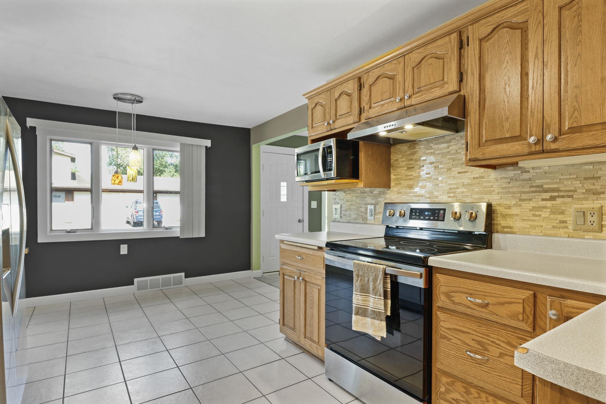 222 Mill Street Waterloo, WI 53594 - Photo 4 of 26