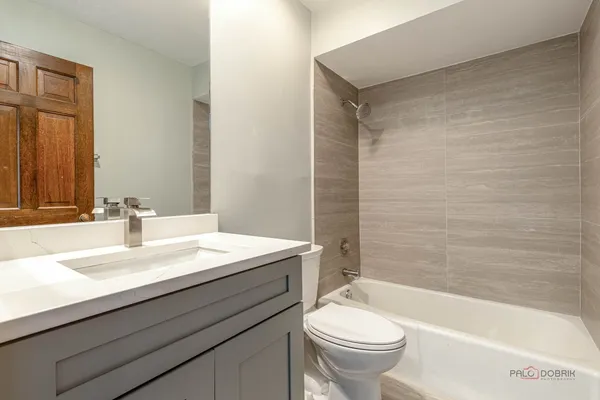 $3,500 | 851 Sutton Court, Unit 851, Lincolnshire, IL 60069