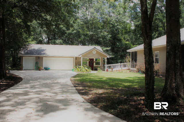 21337 Sedlack Road Silverhill, AL 36576 - Photo 6 of 16 Detached oversize double garage with attached guest suite.