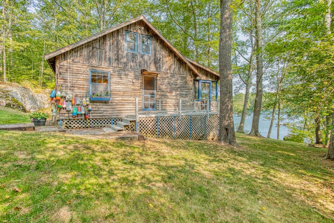 18 Wolf Road Boothbay, ME 04537 - Photo 3 of 38 3. 18WolfRd-0338
