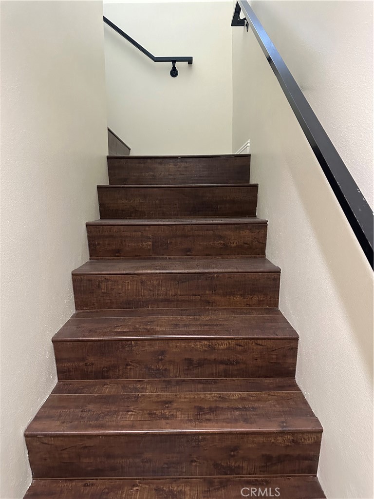 14343 Tiara Street, Unit 2 Sherman Oaks, CA 91401 - Photo 15 of 23 a view of entryway