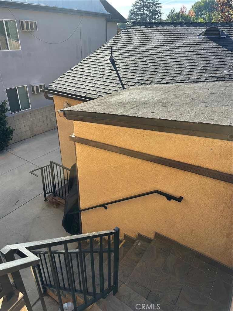 14343 Tiara Street, Unit 2 Sherman Oaks, CA 91401 - Photo 18 of 23 a view of entryway