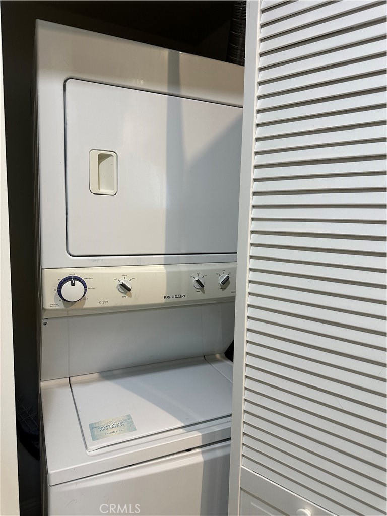 14343 Tiara Street, Unit 2 Sherman Oaks, CA 91401 - Photo 7 of 23 a close view of appliances