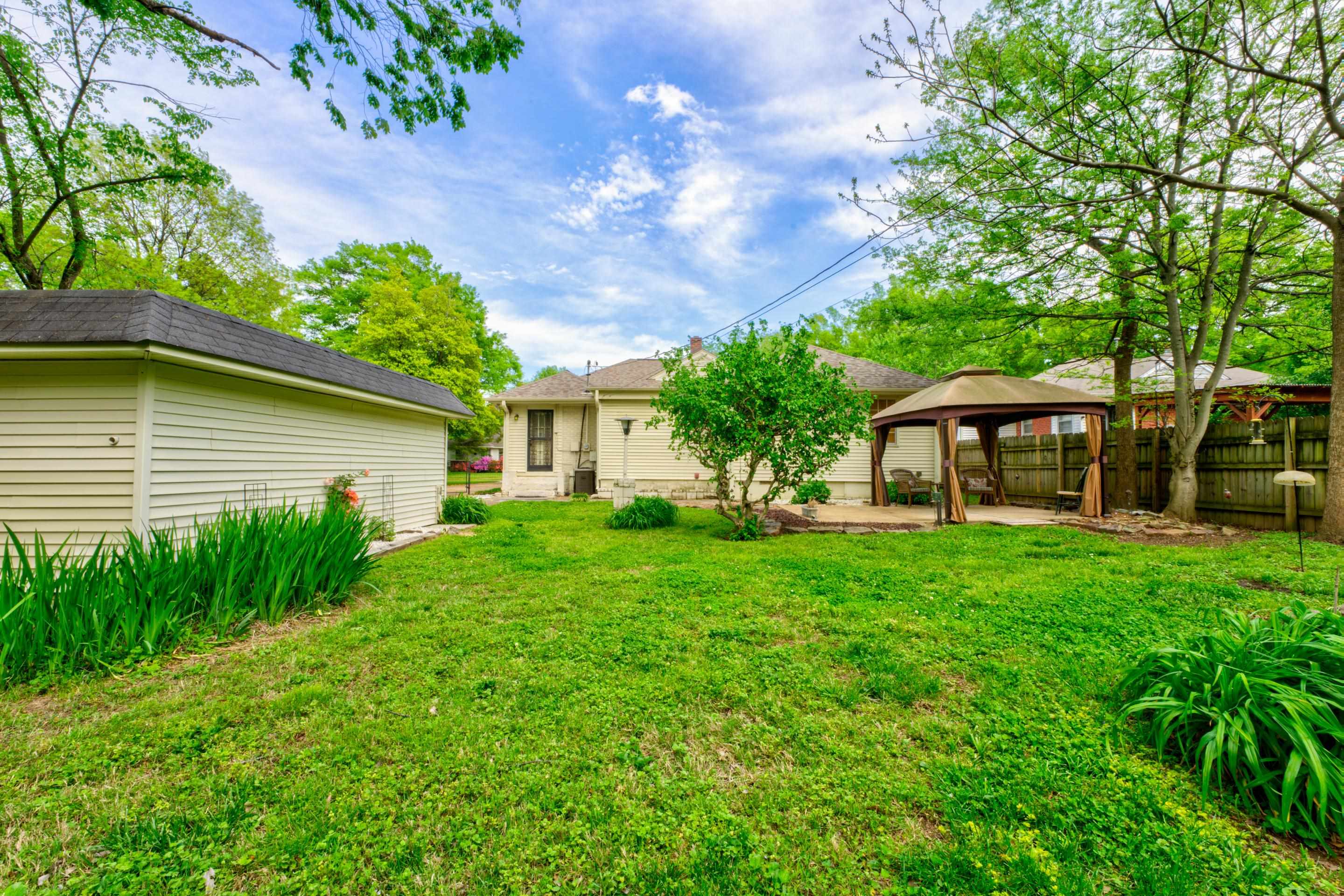 1155 Marcia Road Memphis, TN 38117 - Photo 29 of 31 a view of a house with backyard and garden