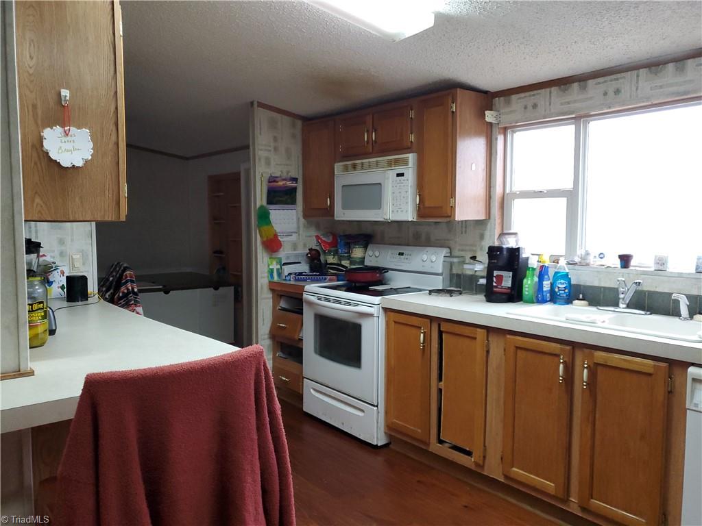 181 Reavis Road Harmony, NC 28634 - Photo 4 of 13 Gallery Image 4