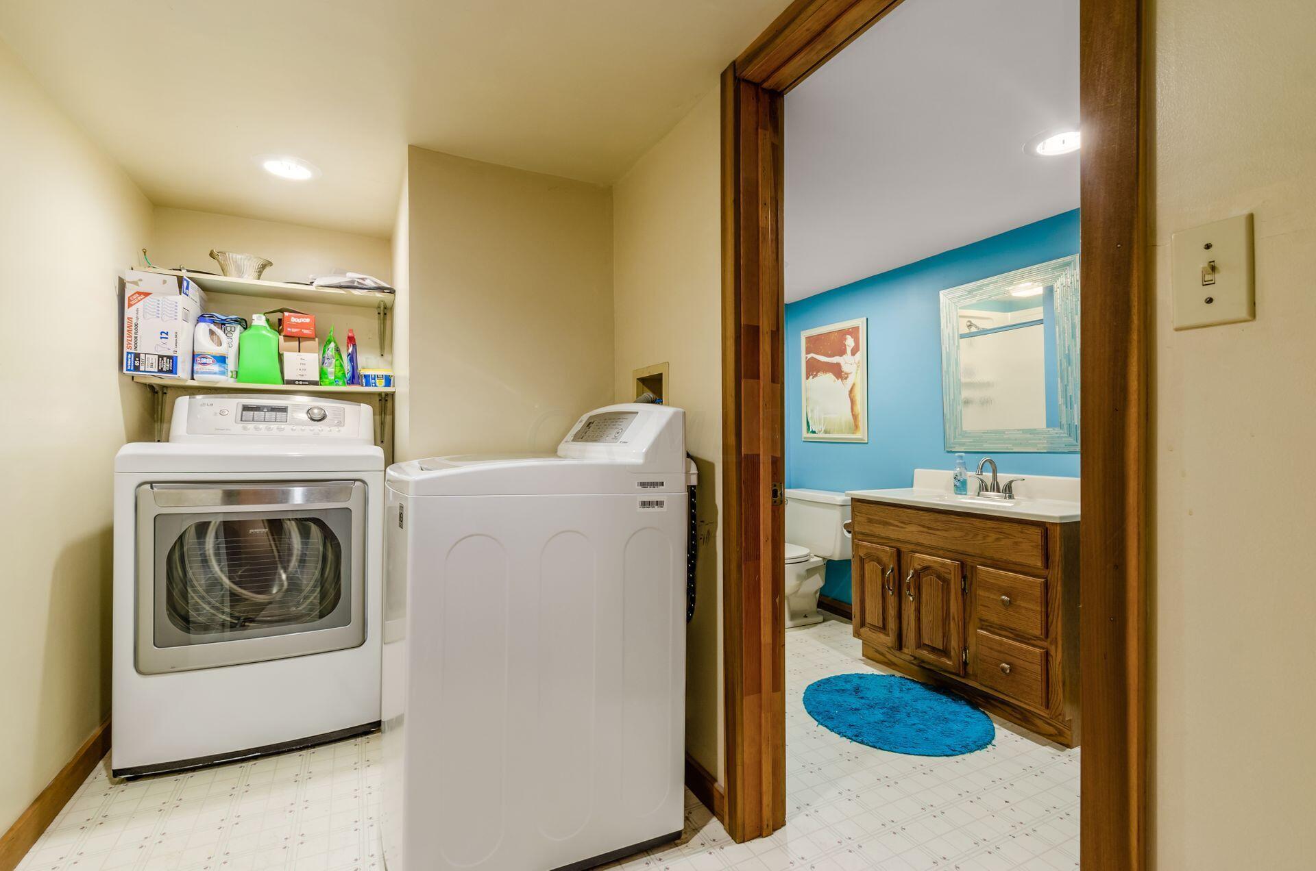 39 Tibet Road Columbus, OH 43202 - Photo 27 of 38 laundry & bath