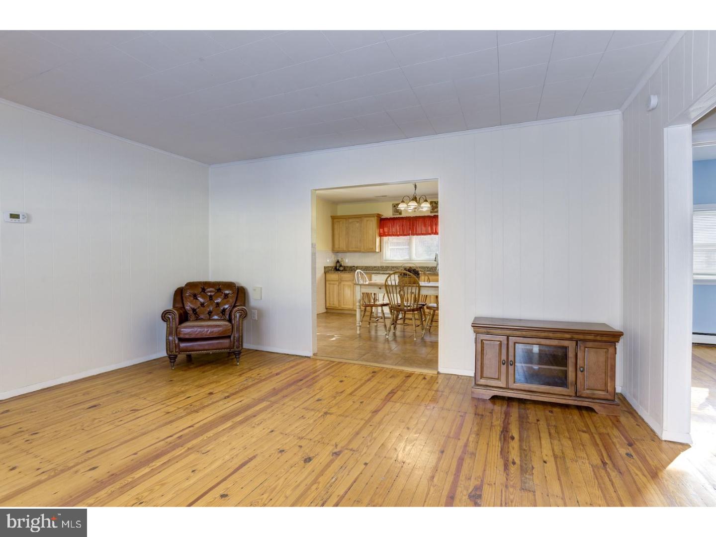 51 Ranoldo Terrace Cherry Hill, NJ 08034 - Photo 2 of 17 Living Room