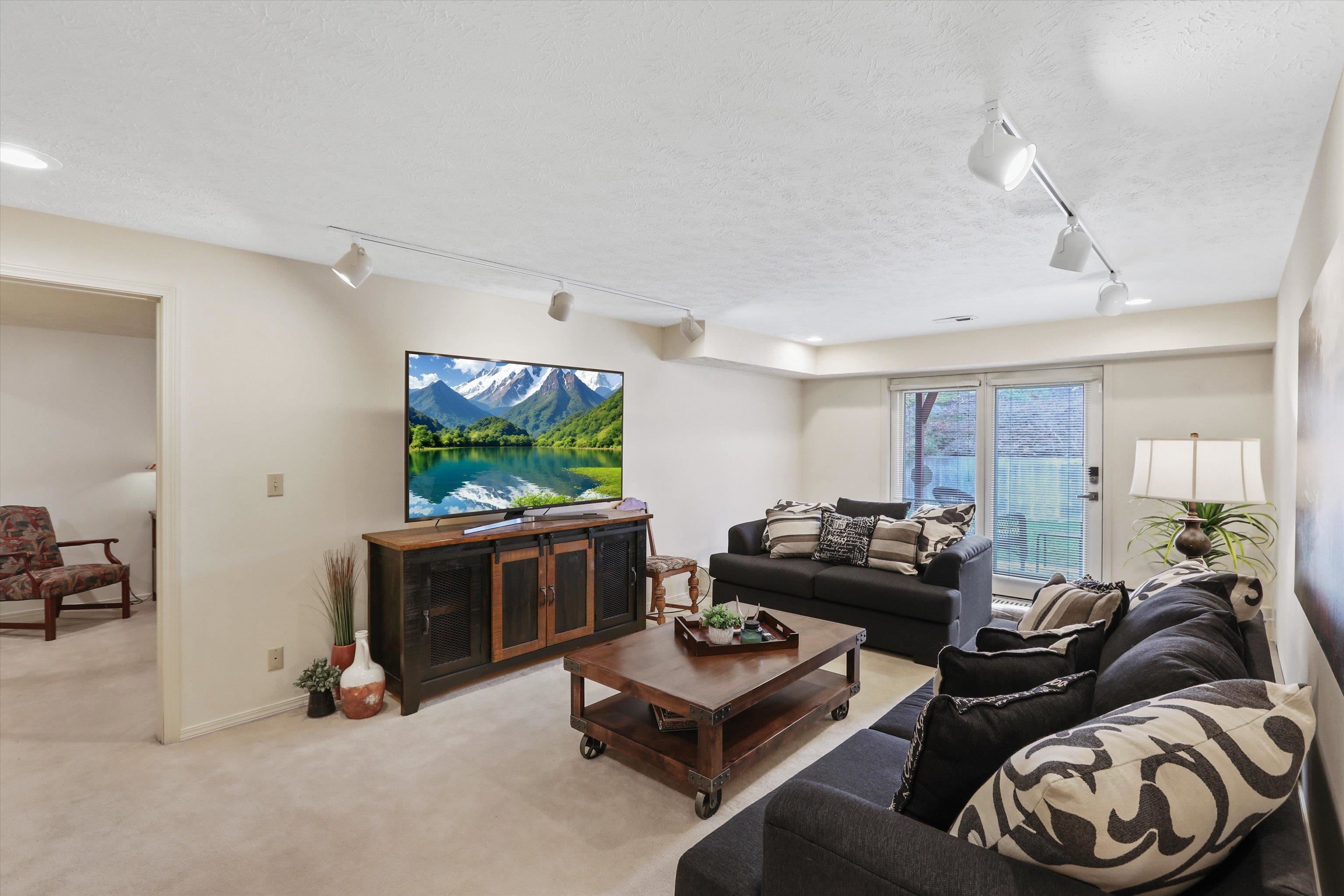 618 West Holmberg Lane Spokane, WA 99218 - Photo 23 of 36