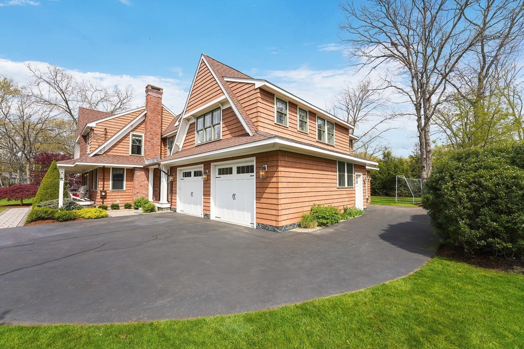 9 Erik Road Medfield, MA 02052 - Photo 3 of 42 Gallery Image 3
