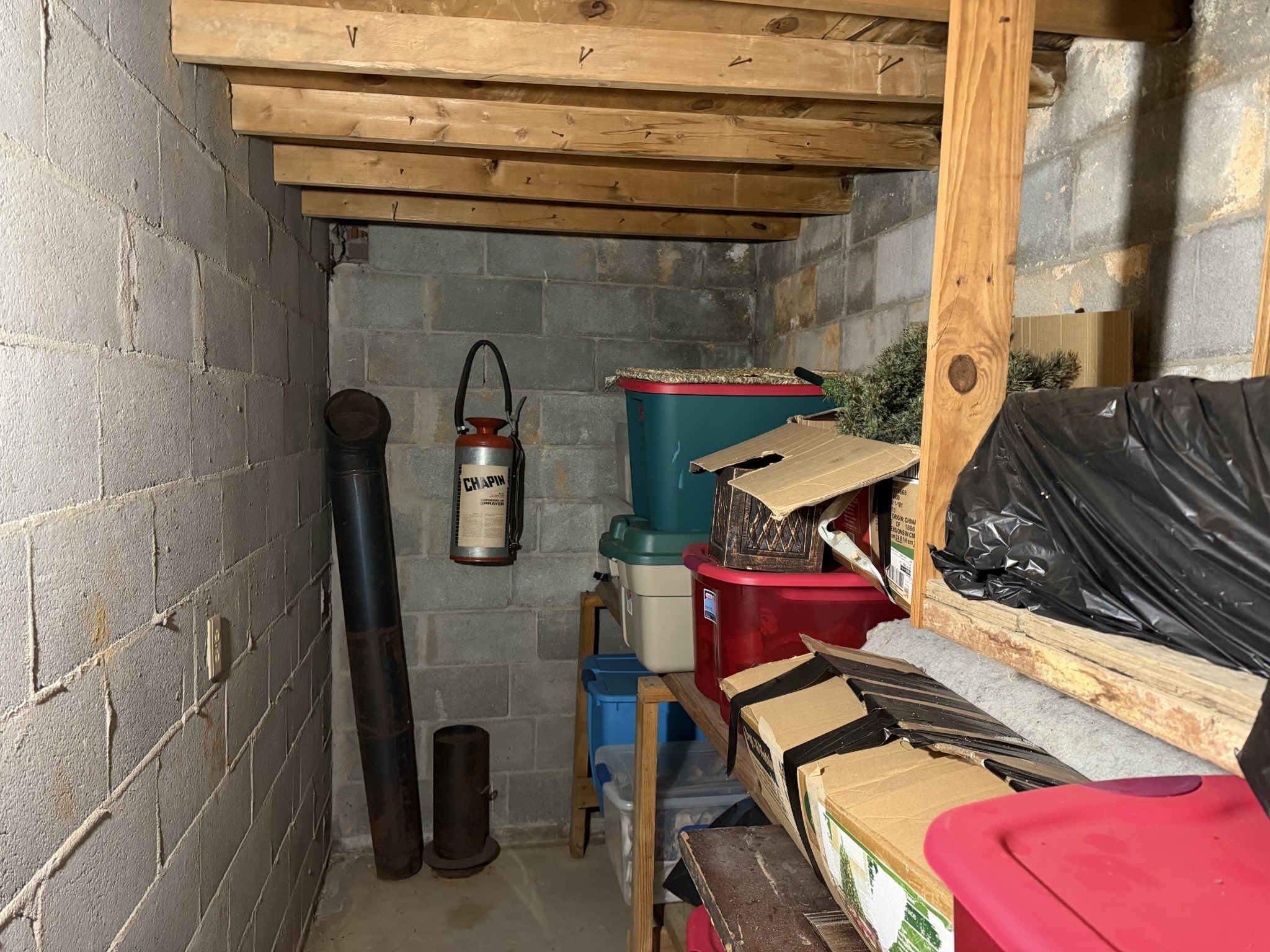 2276 South Mt Pleasant Road Greenbrier, TN 37073 - Photo 16 of 20 a utility room with dryer and washer