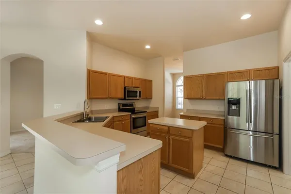 $2,300 | 1007 Sweet Breeze Drive, Valrico, FL 33594