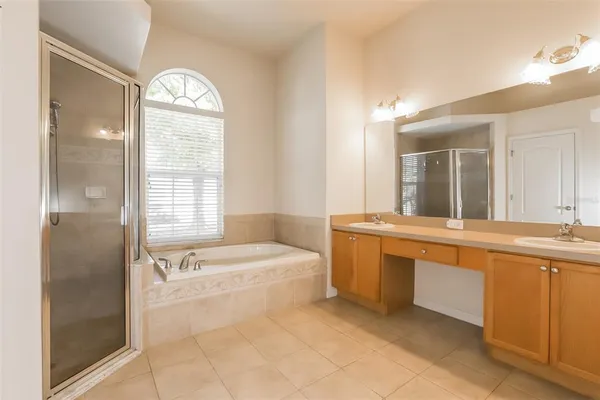 $2,300 | 1007 Sweet Breeze Drive, Valrico, FL 33594