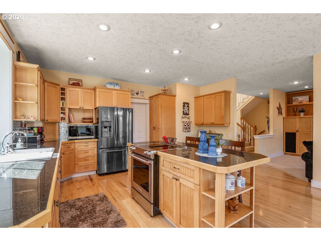304 North Maple Hill Road Kelso, WA 98626 - Photo 11 of 31 Gallery Image 11
