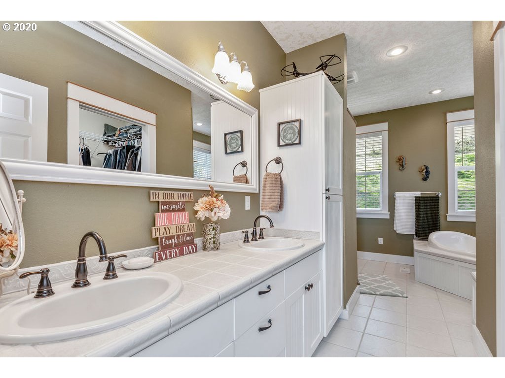 304 North Maple Hill Road Kelso, WA 98626 - Photo 17 of 31 Gallery Image 17