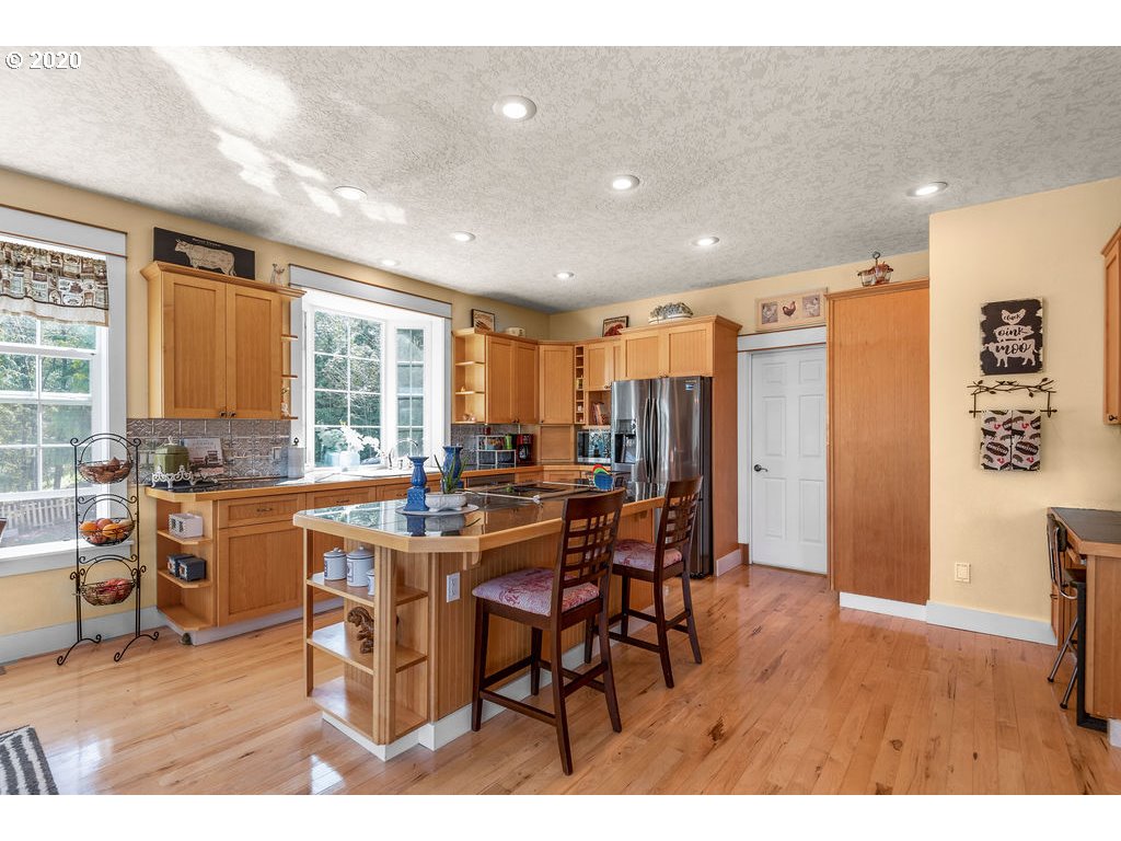 304 North Maple Hill Road Kelso, WA 98626 - Photo 6 of 31 Gallery Image 6