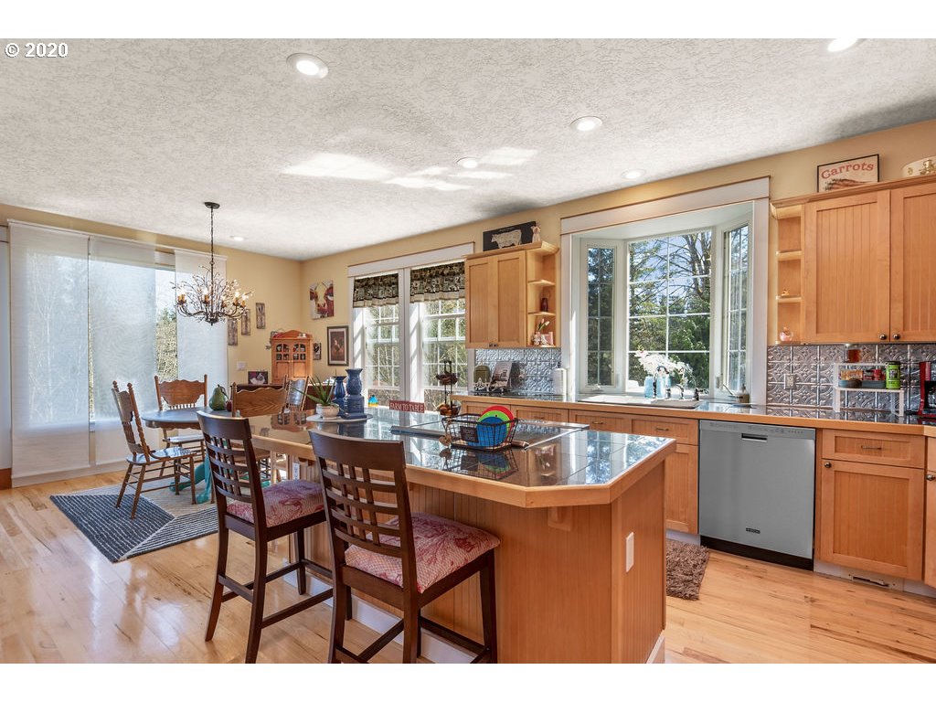 304 North Maple Hill Road Kelso, WA 98626 - Photo 8 of 31 Gallery Image 8