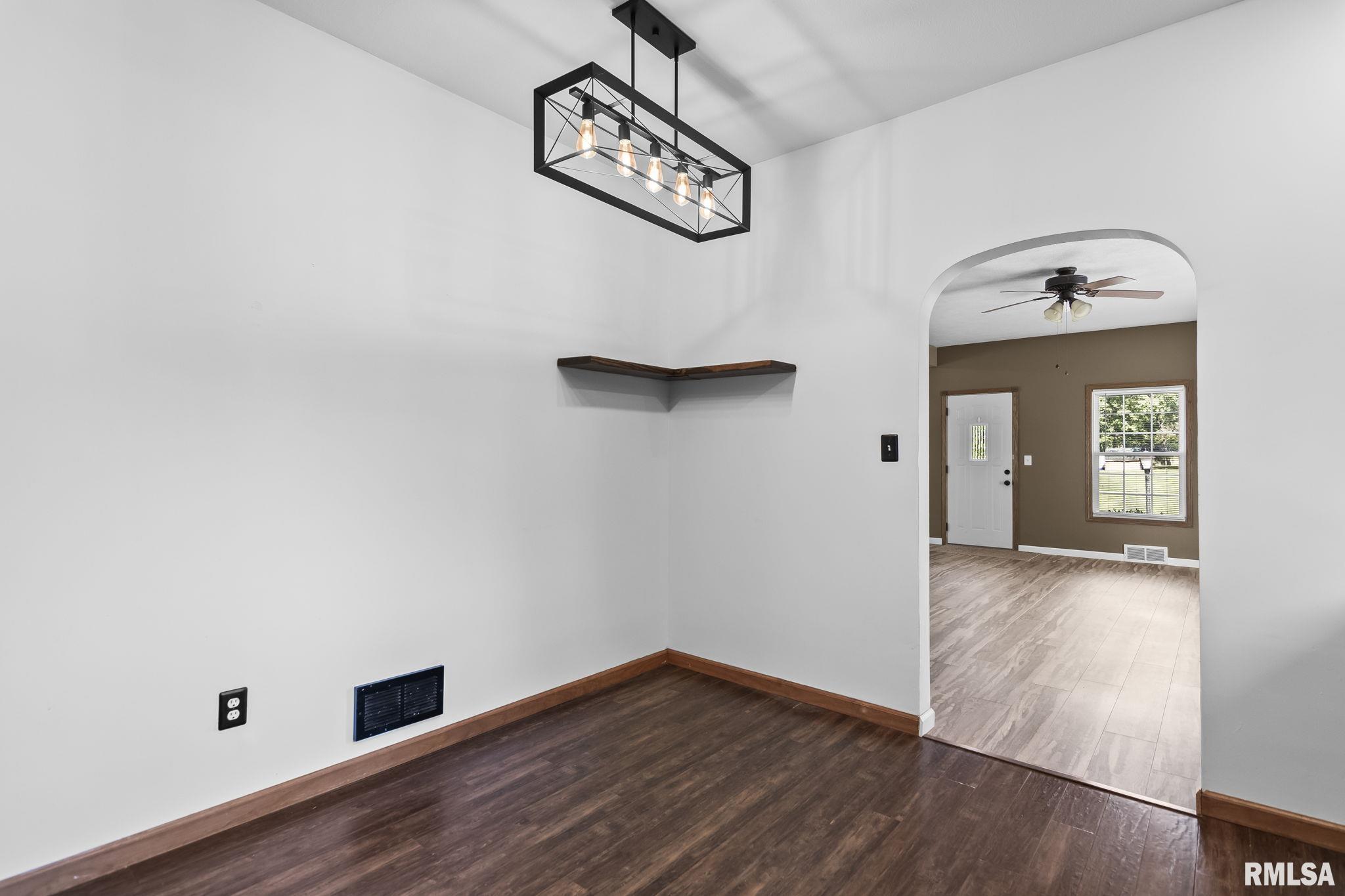324 Edwards Street Nokomis, IL 62075 - Photo 16 of 47