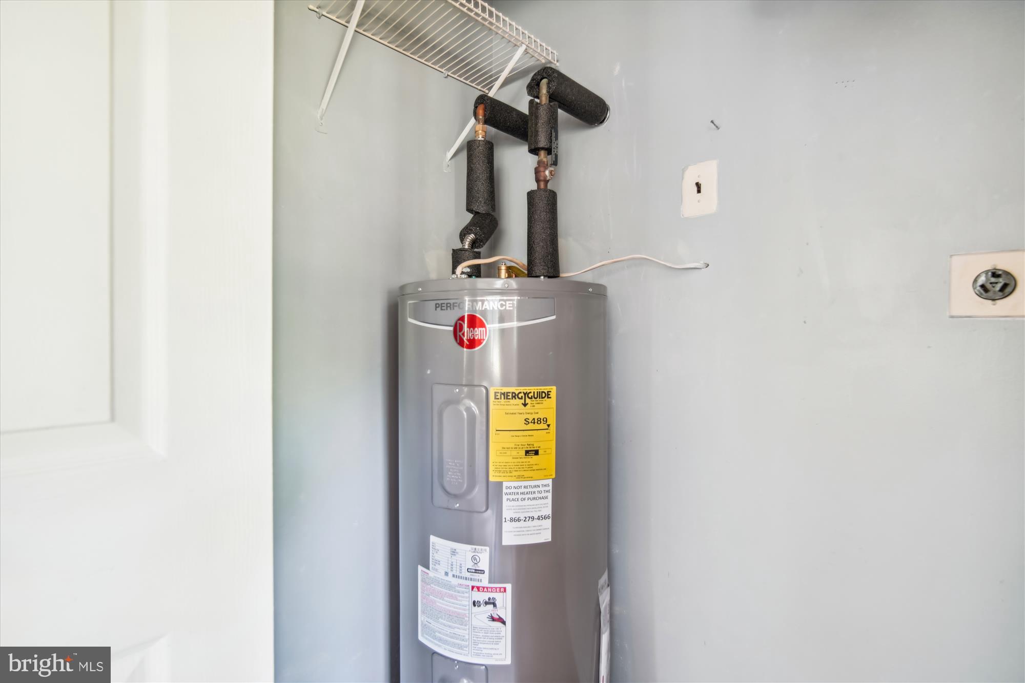 14050 Oaks Road Hughesville, MD 20637 - Photo 18 of 22 a bathroom with a sink and a mirror