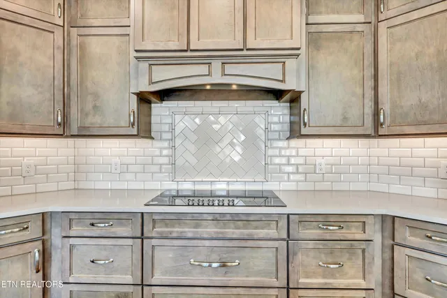 $550,000 | 403 Sycamore Place, Loudon, TN 37774