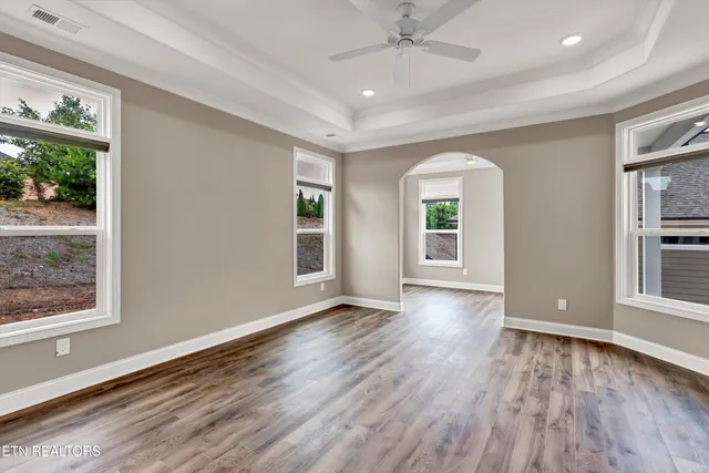 $550,000 | 403 Sycamore Place, Loudon, TN 37774