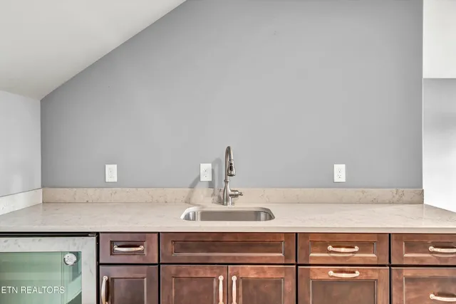 $550,000 | 403 Sycamore Place, Loudon, TN 37774