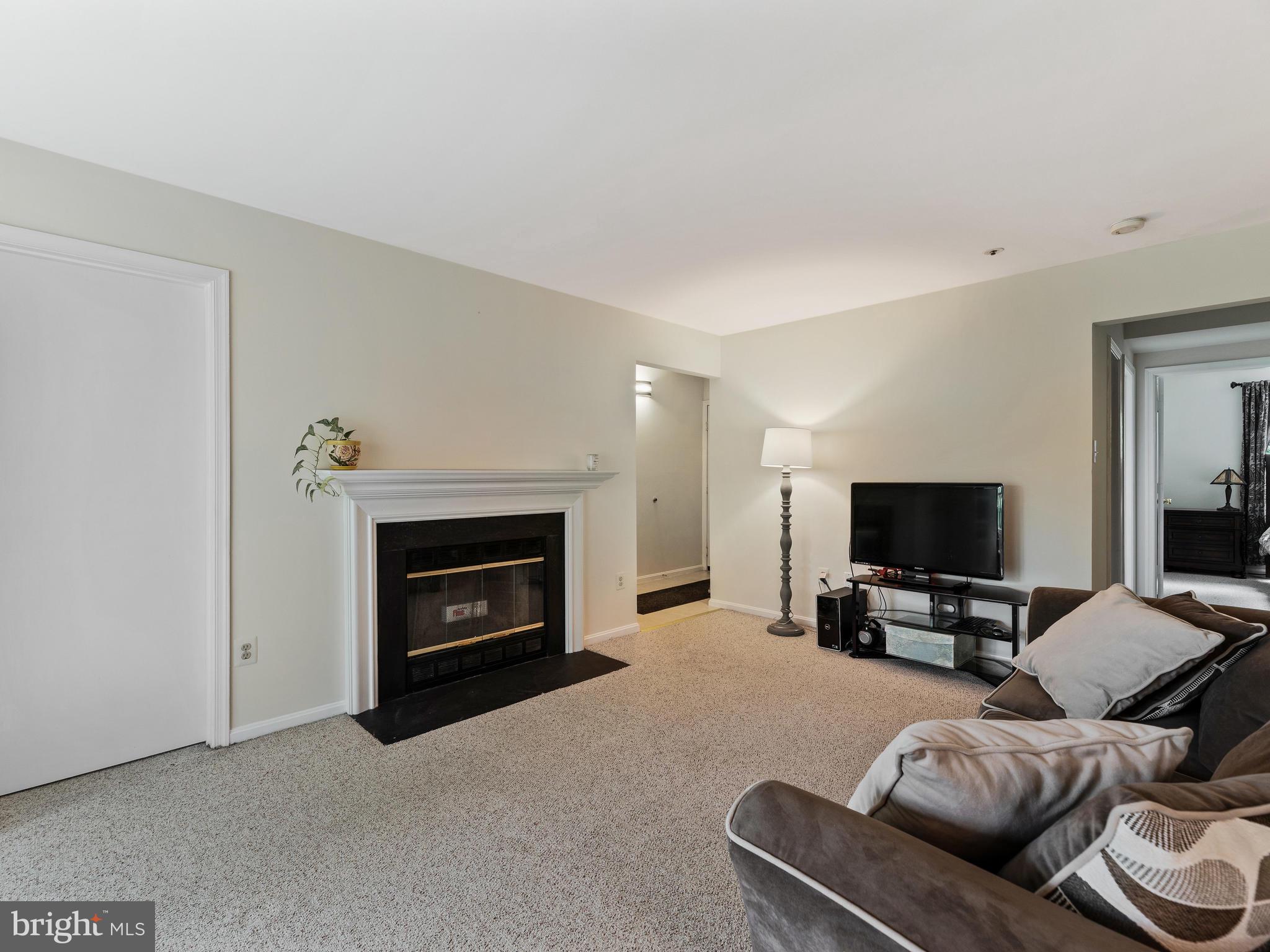 14905 McKisson Court, Unit E Silver Spring, MD 20906 - Photo 3 of 32