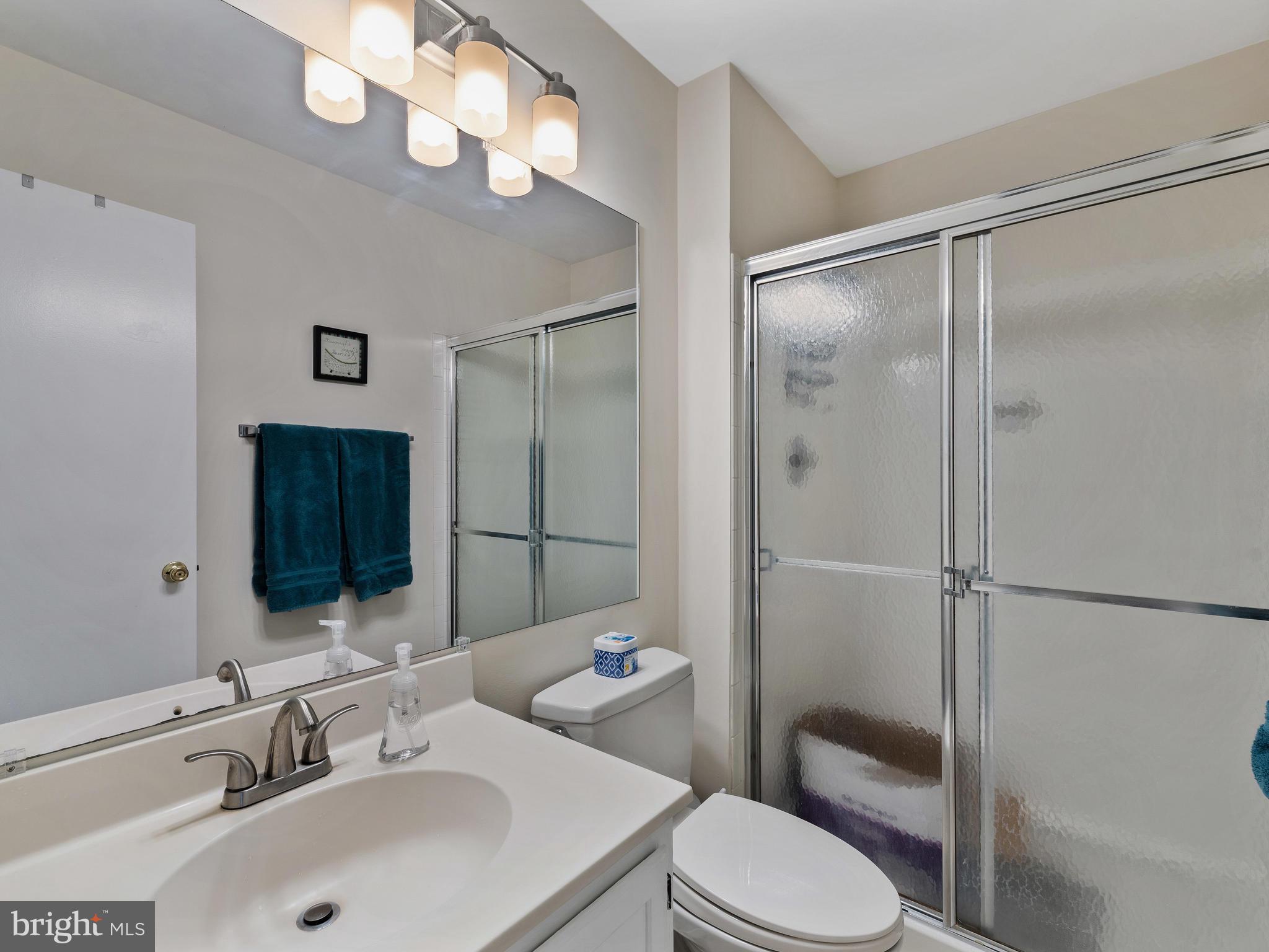 14905 McKisson Court, Unit E Silver Spring, MD 20906 - Photo 24 of 32 Second full bathroom