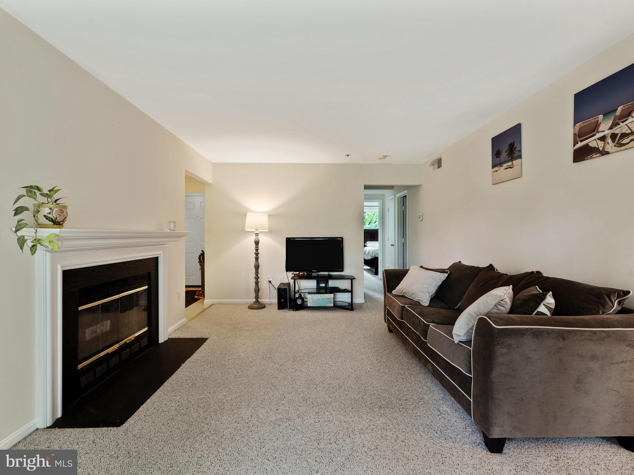 14905 McKisson Court, Unit E Silver Spring, MD 20906 - Photo 4 of 32