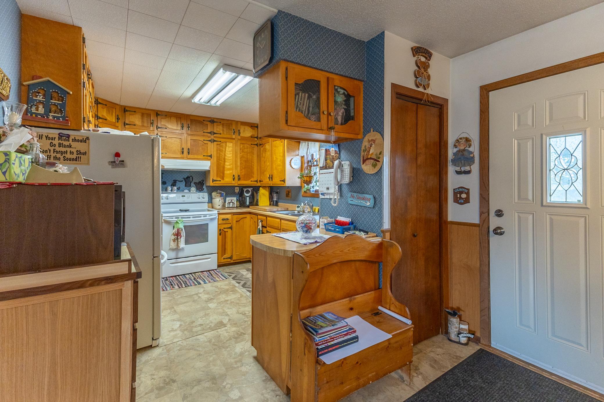 3006 Roosevelt Road Southeast Bemidji, MN 56601 - Photo 5 of 46
