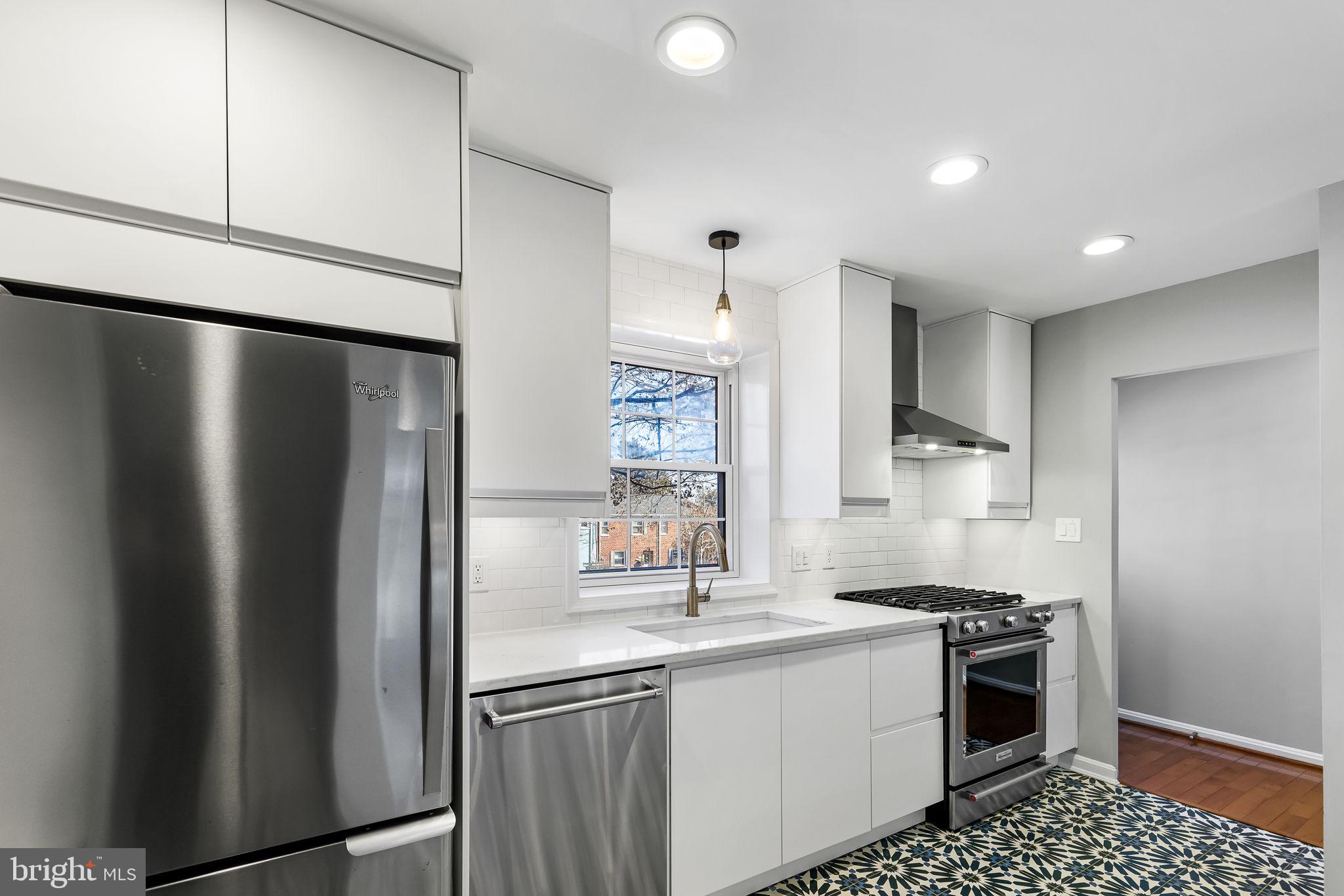 2916 Sycamore Street Alexandria, VA 22305 - Photo 10 of 38