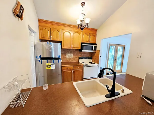 $3,650 | 12 Nord Park Boulevard, Middle Island, NY 11953
