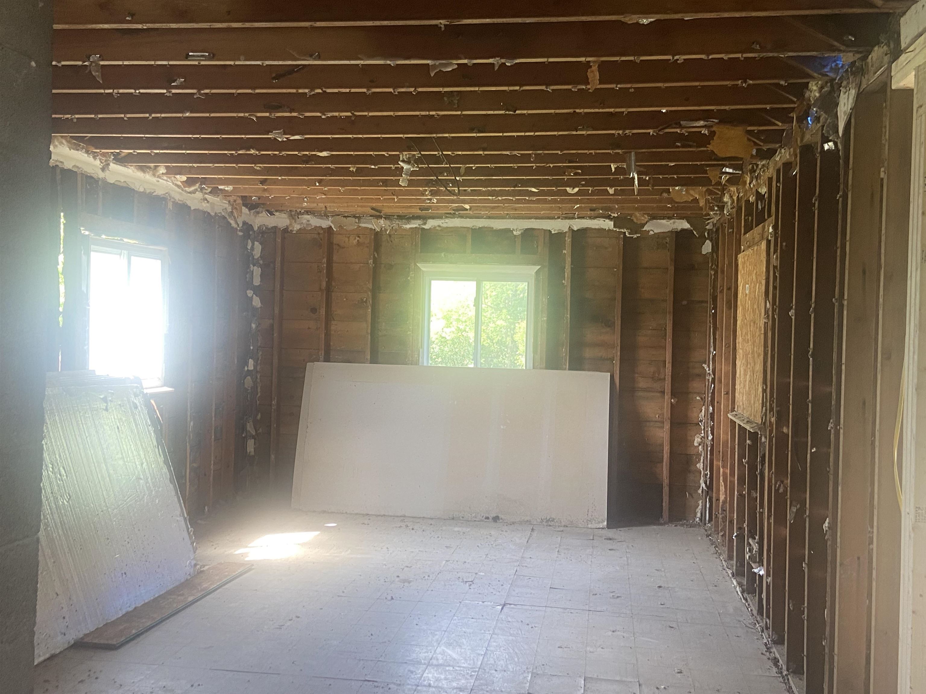 3064 West Carpenter Road Flint, MI 48504 - Photo 15 of 17 50110755-14.JPG