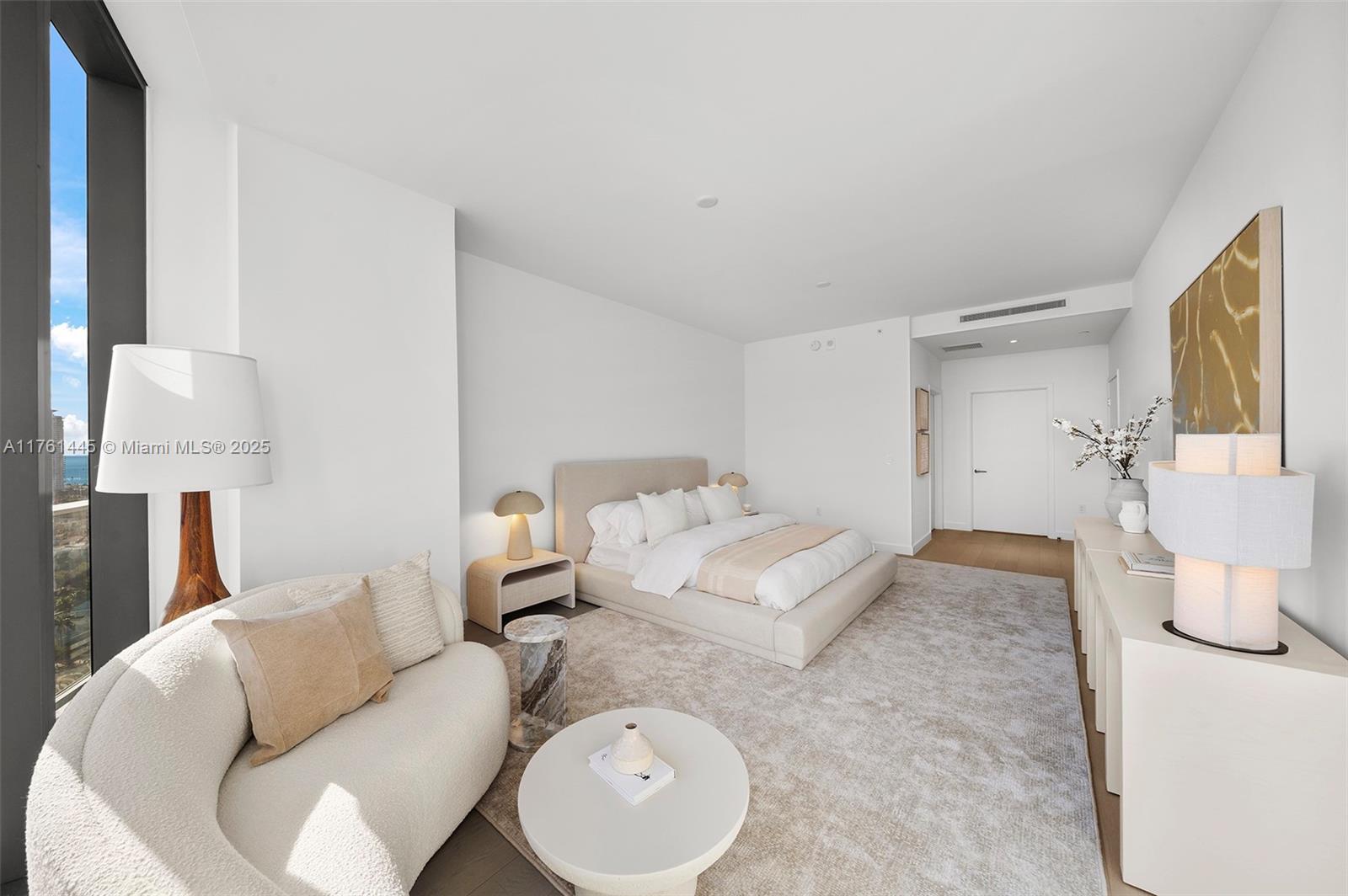 500 Alton Road, Unit 2501 Miami Beach, FL 33139 - Photo 17 of 37 Gallery Image 17