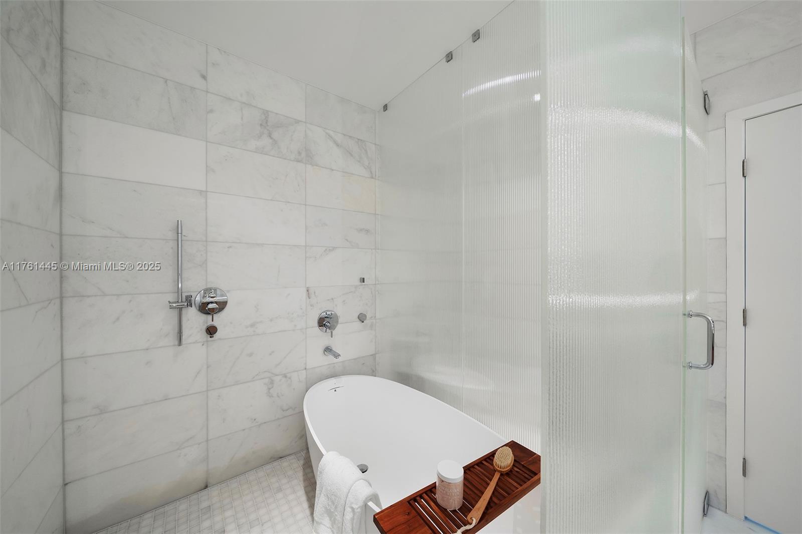 500 Alton Road, Unit 2501 Miami Beach, FL 33139 - Photo 22 of 37 Gallery Image 22