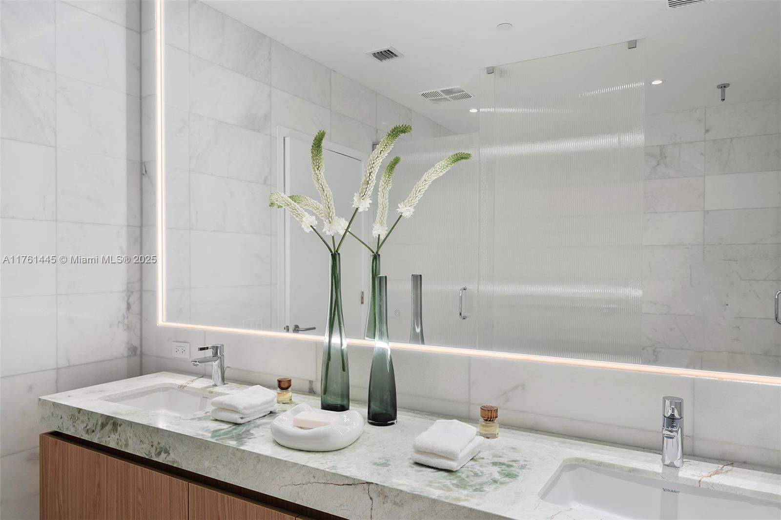 500 Alton Road, Unit 2501 Miami Beach, FL 33139 - Photo 24 of 37 Gallery Image 24