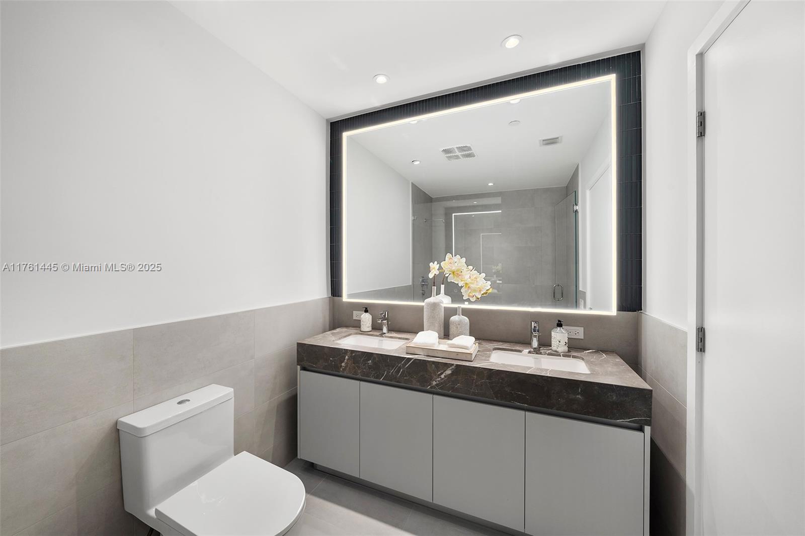 500 Alton Road, Unit 2501 Miami Beach, FL 33139 - Photo 25 of 37 Gallery Image 25