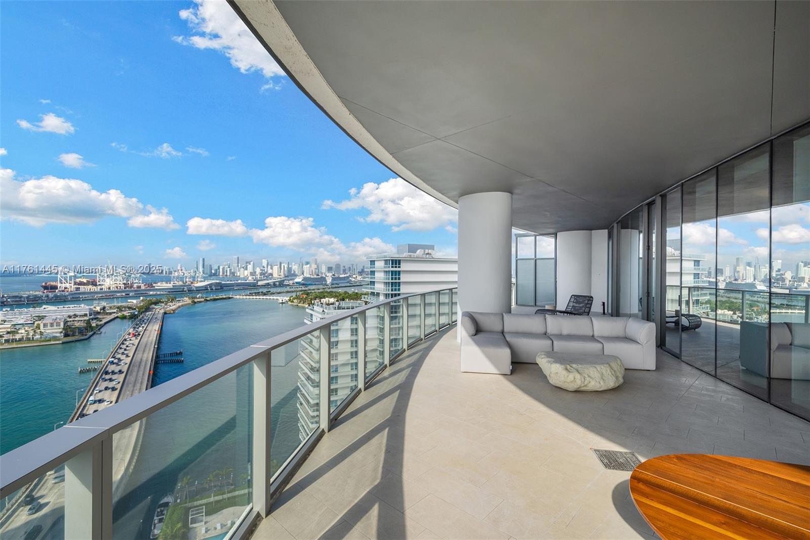 500 Alton Road, Unit 2501 Miami Beach, FL 33139 - Photo 35 of 37 Gallery Image 35