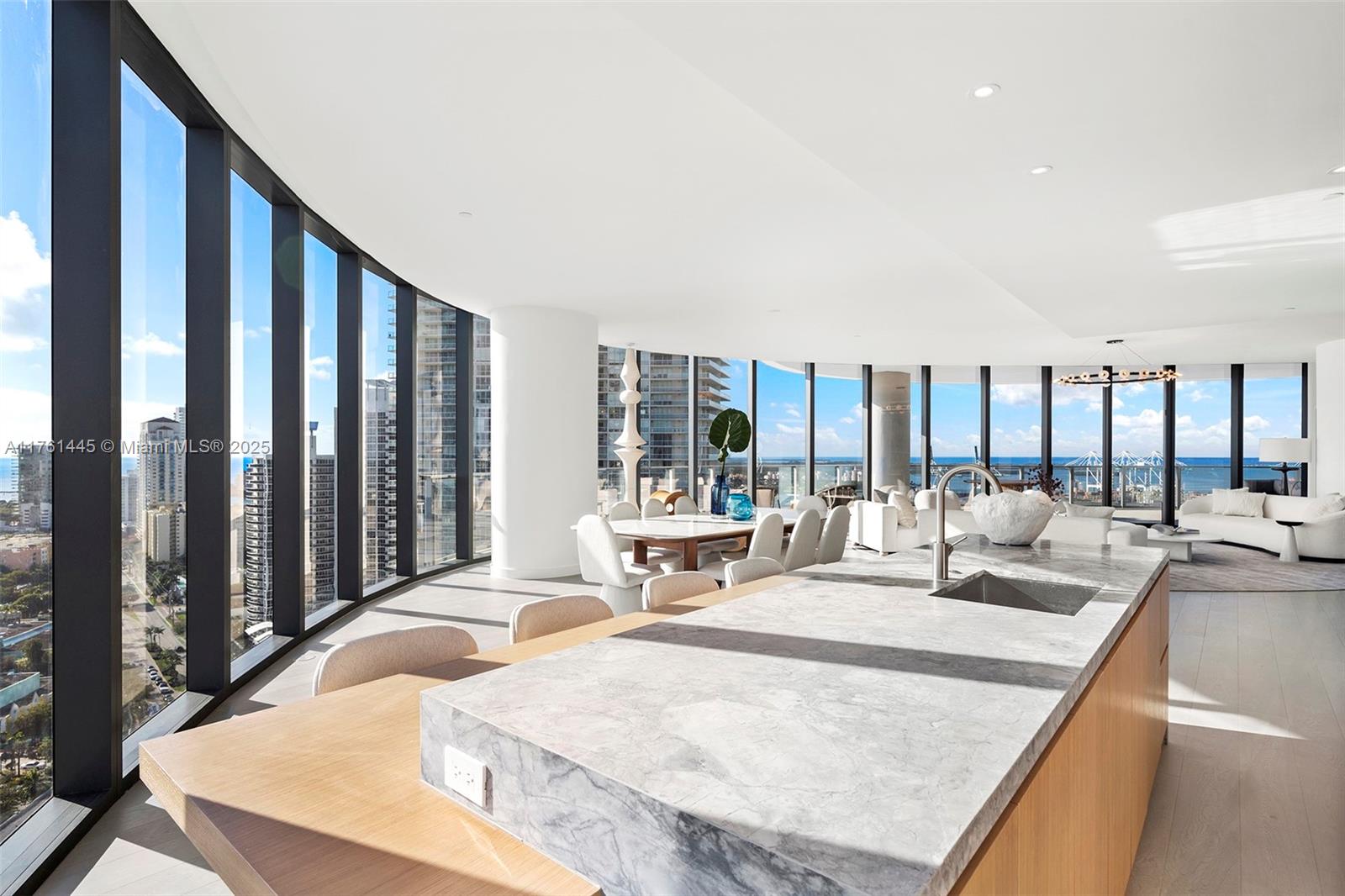 500 Alton Road, Unit 2501 Miami Beach, FL 33139 - Photo 9 of 37 Gallery Image 9