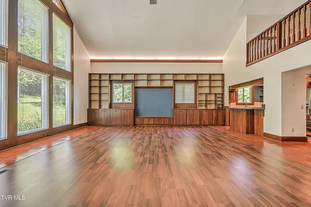 $675,000 | 1027 West Summer Street, Greeneville, TN 37743