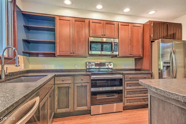 $675,000 | 1027 West Summer Street, Greeneville, TN 37743