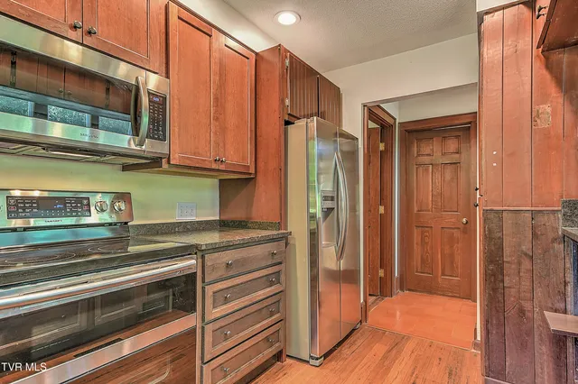 $675,000 | 1027 West Summer Street, Greeneville, TN 37743