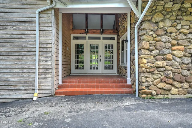 $675,000 | 1027 West Summer Street, Greeneville, TN 37743