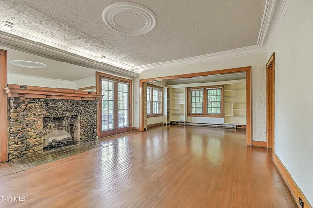 $675,000 | 1027 West Summer Street, Greeneville, TN 37743