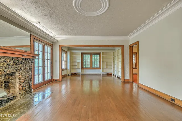 $675,000 | 1027 West Summer Street, Greeneville, TN 37743