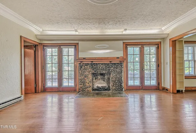 $675,000 | 1027 West Summer Street, Greeneville, TN 37743