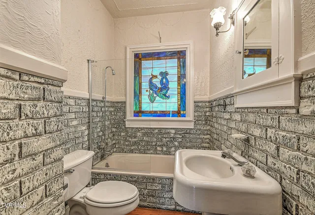 $675,000 | 1027 West Summer Street, Greeneville, TN 37743