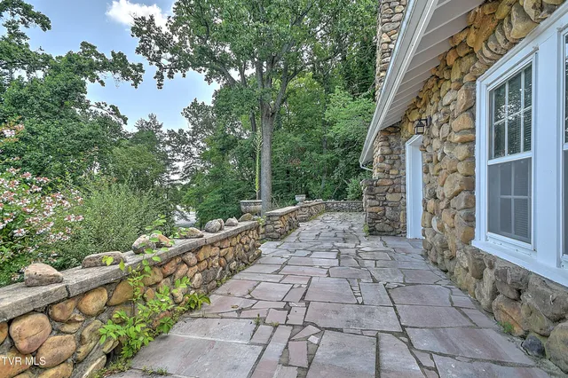 $675,000 | 1027 West Summer Street, Greeneville, TN 37743