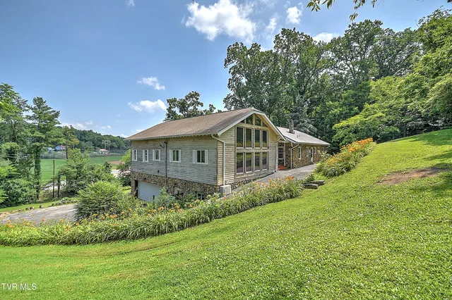 $675,000 | 1027 West Summer Street, Greeneville, TN 37743