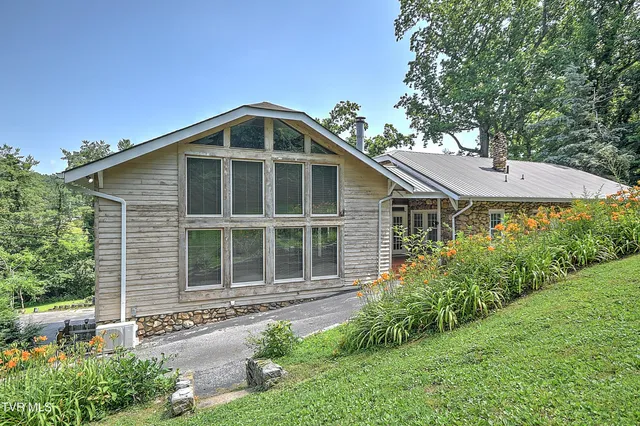 $675,000 | 1027 West Summer Street, Greeneville, TN 37743