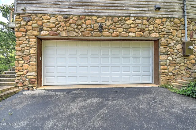 $675,000 | 1027 West Summer Street, Greeneville, TN 37743